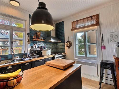 Kitchen - 101 Rue Lapointe, Clermont, QC - Indoor Photo Showing Other Room