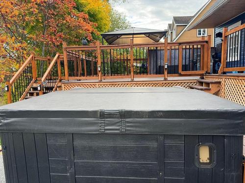 Hot tub - 101 Rue Lapointe, Clermont, QC - Outdoor