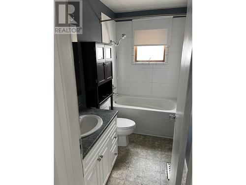 835 Spruce Avenue, 100 Mile House, BC - Indoor Photo Showing Bathroom