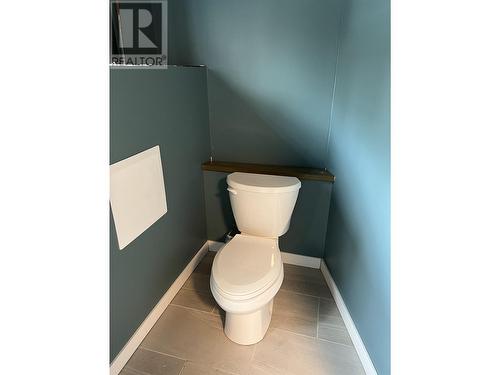 835 Spruce Avenue, 100 Mile House, BC - Indoor Photo Showing Bathroom