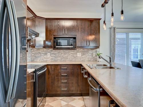 Kitchen - 5-549 Boul. St-Luc, Saint-Jean-Sur-Richelieu, QC - Indoor Photo Showing Kitchen With Double Sink With Upgraded Kitchen