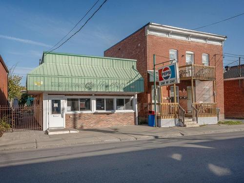 FaÃ§ade - 71  - 77 Rue St-Paul, Saint-Jean-Sur-Richelieu, QC - Outdoor