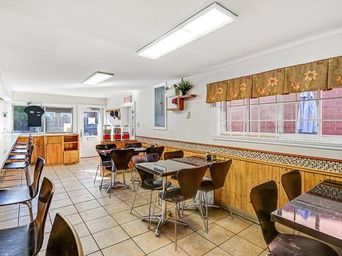 Restaurant - 71  - 77 Rue St-Paul, Saint-Jean-Sur-Richelieu, QC - Indoor Photo Showing Dining Room