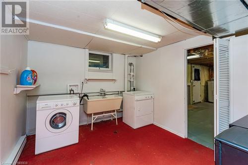 124 Clara Court, North Bay, ON - Indoor Photo Showing Laundry Room