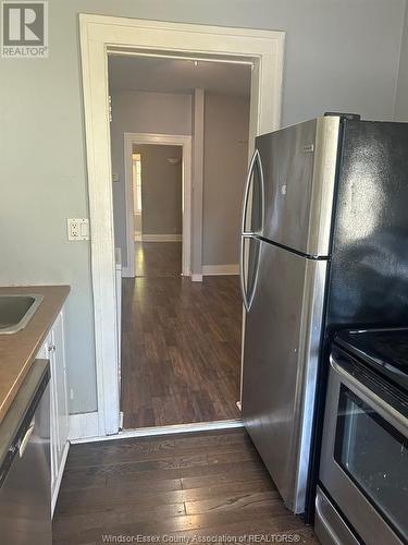 220 Mcewan, Windsor, ON - Indoor Photo Showing Kitchen