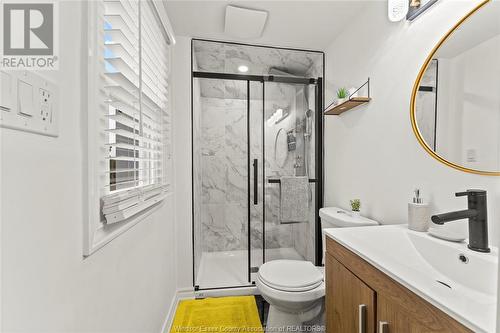 13028 Tecumseh Road East, Tecumseh, ON - Indoor Photo Showing Bathroom