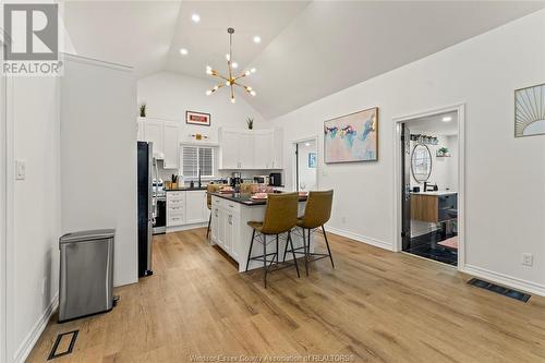 13028 Tecumseh Road East, Tecumseh, ON - Indoor Photo Showing Kitchen