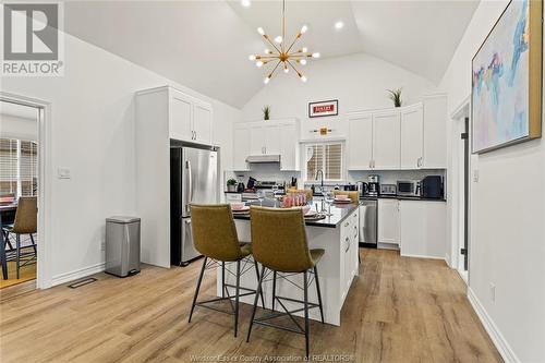 13028 Tecumseh Road East, Tecumseh, ON - Indoor Photo Showing Kitchen With Upgraded Kitchen