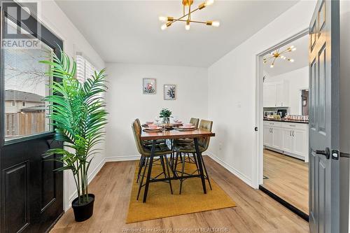 13028 Tecumseh Road East, Tecumseh, ON - Indoor Photo Showing Dining Room