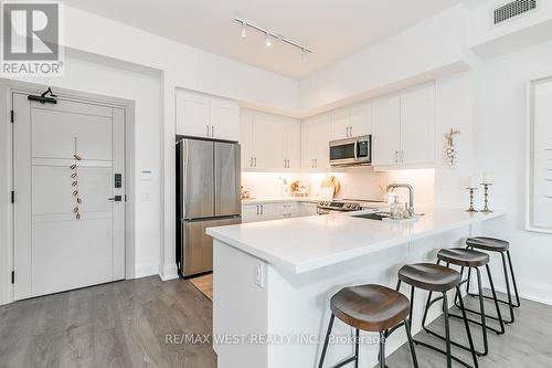 212 - 1 Hume Street, Collingwood, ON - Indoor Photo Showing Kitchen With Upgraded Kitchen