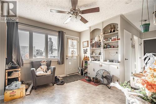 632 First Avenue, Pembroke, ON - Indoor Photo Showing Laundry Room