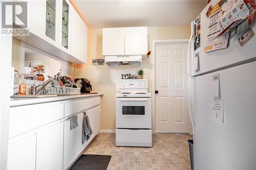 632 First Avenue, Pembroke, ON - Indoor Photo Showing Kitchen