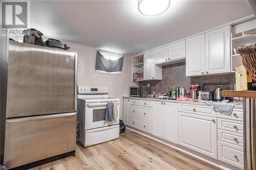 632 First Avenue, Pembroke, ON - Indoor Photo Showing Kitchen