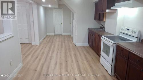 Lower - 5975 Leeside Crescent, Mississauga, ON - Indoor Photo Showing Kitchen