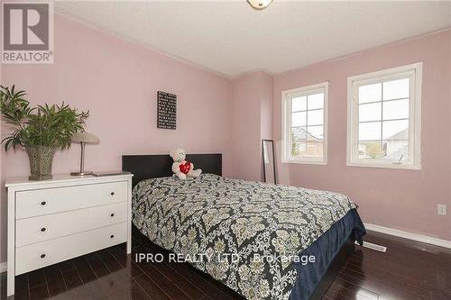 5458 Longford Drive, Mississauga, ON - Indoor Photo Showing Bedroom