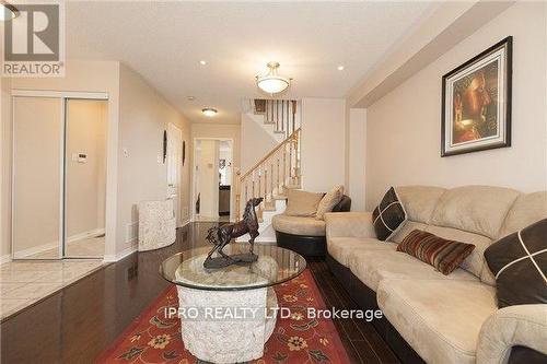 5458 Longford Drive, Mississauga, ON - Indoor Photo Showing Living Room