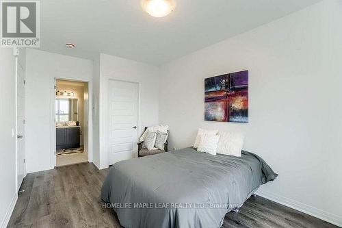 429 - 95 Dundas Street E, Oakville, ON - Indoor Photo Showing Bedroom