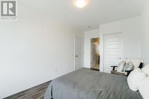 429 - 95 Dundas Street E, Oakville, ON - Indoor Photo Showing Bedroom