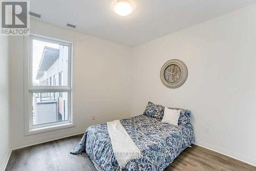 429 - 95 Dundas Street E, Oakville, ON - Indoor Photo Showing Bedroom