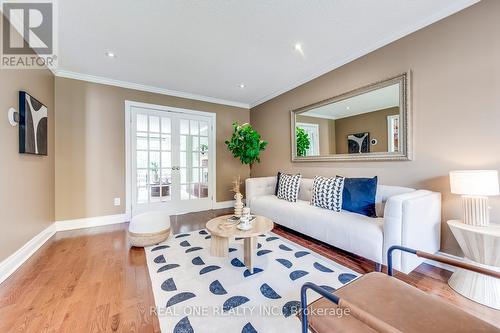 1312 Fieldcrest Lane, Oakville, ON - Indoor Photo Showing Living Room