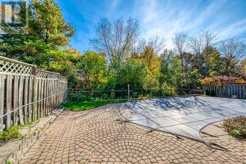 1312 Fieldcrest Lane, Oakville, ON - Outdoor