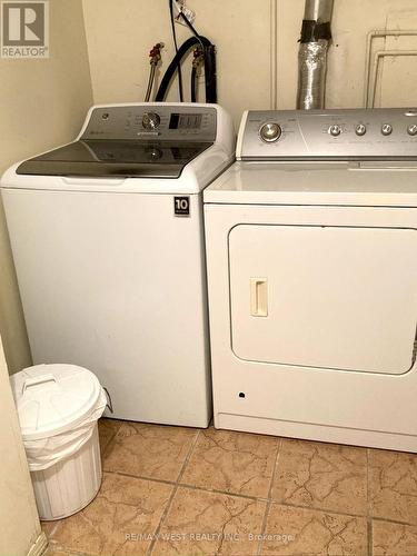 184 Folkstone Crescent, Brampton, ON - Indoor Photo Showing Laundry Room