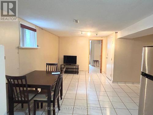 184 Folkstone Crescent, Brampton, ON - Indoor Photo Showing Dining Room