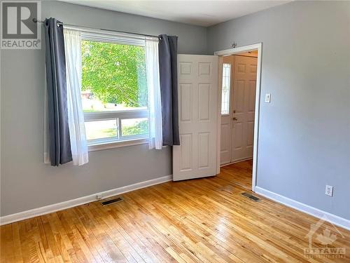 1993 Naples Avenue, Ottawa, ON - Indoor Photo Showing Other Room