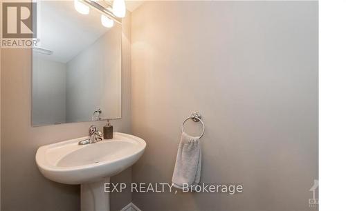 113 Glendore Street, Ottawa, ON - Indoor Photo Showing Bathroom