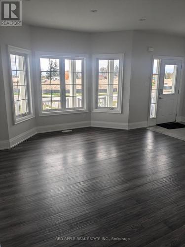 3 Beverly Street, Springwater, ON - Indoor Photo Showing Other Room