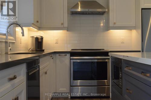 3 Beverly Street, Springwater, ON - Indoor Photo Showing Kitchen