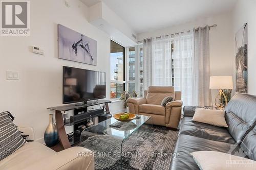 1404 - 200 Inlet, Ottawa, ON - Indoor Photo Showing Living Room