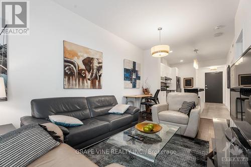 1404 - 200 Inlet, Ottawa, ON - Indoor Photo Showing Living Room