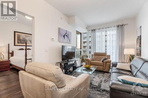 1404 - 200 Inlet, Ottawa, ON - Indoor Photo Showing Living Room