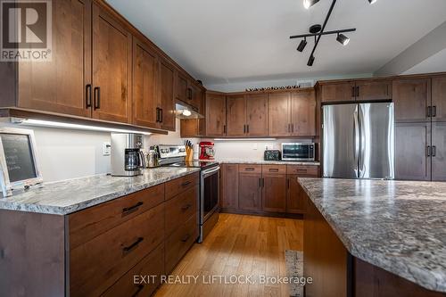 13 Ethan Lane, Asphodel-Norwood (Norwood), ON - Indoor Photo Showing Kitchen