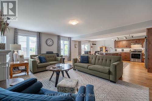 13 Ethan Lane, Asphodel-Norwood (Norwood), ON - Indoor Photo Showing Living Room