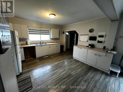 1203 Ferguson Road, Timmins (Main Area), ON - Indoor Photo Showing Kitchen With Double Sink