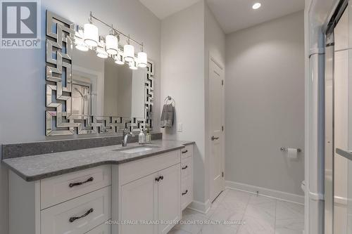 1601 Ed Ervasti Crescent, London, ON - Indoor Photo Showing Bathroom