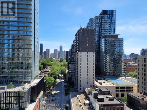 1111 - 5 St Joseph Street, Toronto, ON - Outdoor With Facade