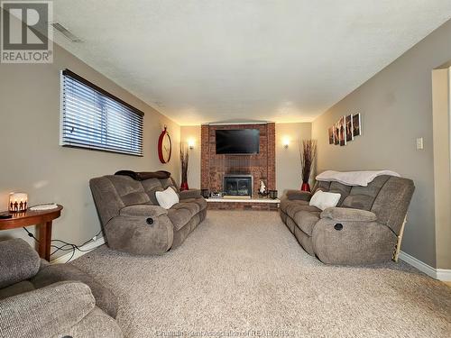 56 Collegiate Drive, Chatham, ON - Indoor Photo Showing Living Room With Fireplace