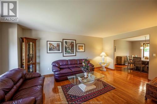 1932 Hebert Street, Tecumseh, ON - Indoor Photo Showing Living Room