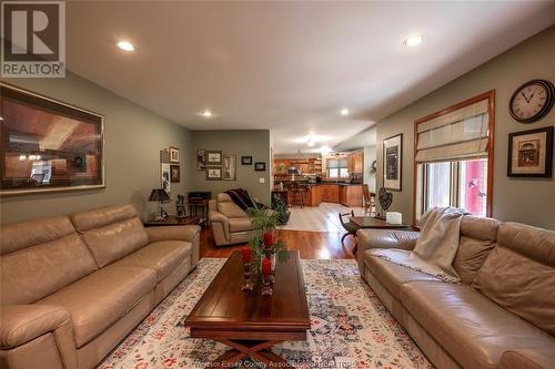 1932 Hebert Street, Tecumseh, ON - Indoor Photo Showing Living Room