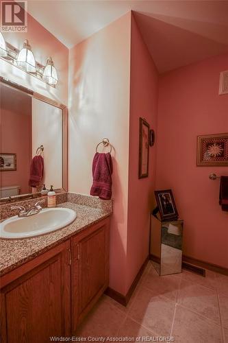 1932 Hebert Street, Tecumseh, ON - Indoor Photo Showing Bathroom