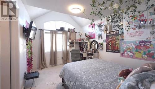 63 Buxton Lane, Clarington, ON - Indoor Photo Showing Bedroom