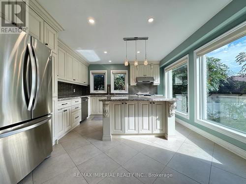 9 Doddington Drive, Toronto, ON - Indoor Photo Showing Kitchen With Upgraded Kitchen