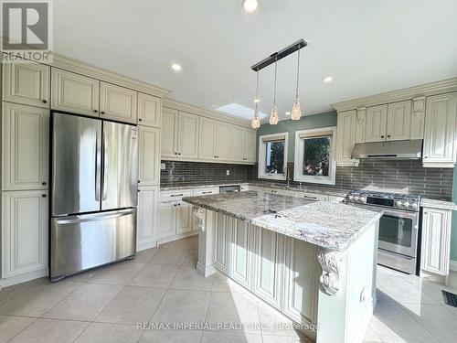 9 Doddington Drive, Toronto, ON - Indoor Photo Showing Kitchen With Upgraded Kitchen