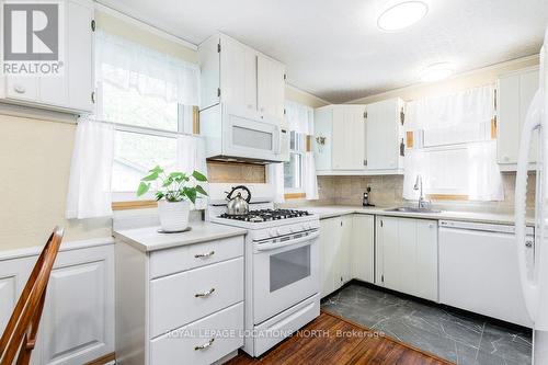 72 Stroud Crescent, Wasaga Beach, ON - Indoor Photo Showing Kitchen