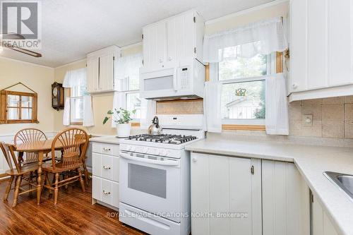 72 Stroud Crescent, Wasaga Beach, ON - Indoor Photo Showing Kitchen