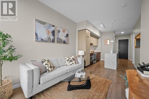 Ph810 - 4208 Dundas Street W, Toronto, ON - Indoor Photo Showing Living Room