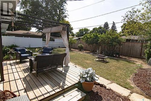 1114 13Th Avenue Nw, Moose Jaw, SK - Outdoor